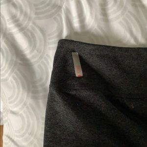 Cropped grey zella leggings